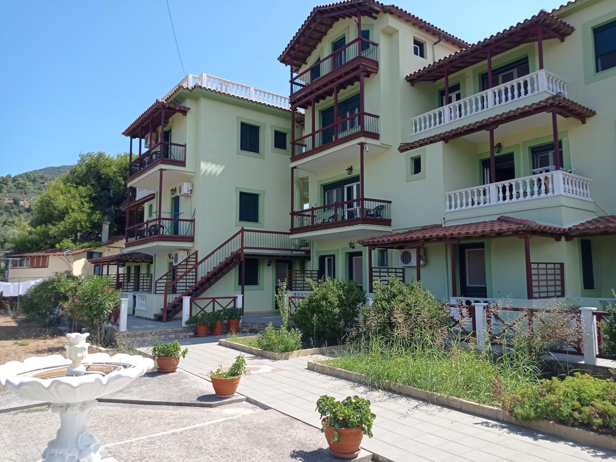 Alexandros Rooms & Studios Skopelos Buitenkant foto