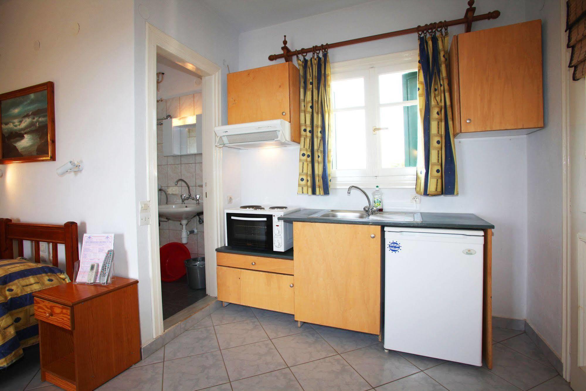 Alexandros Rooms & Studios Skopelos Buitenkant foto